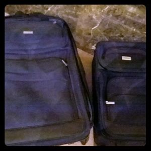 Luggage set